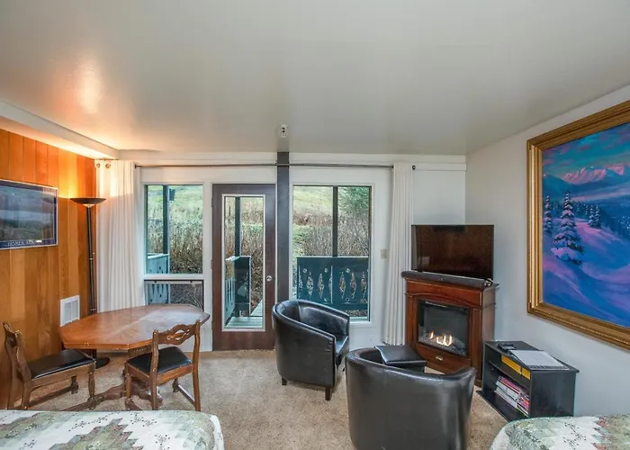 East Condo #208